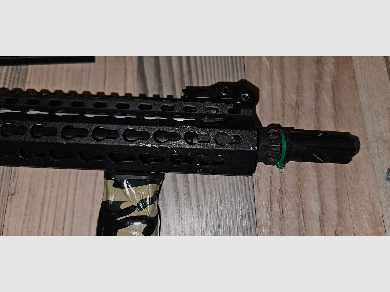 G&G CM16 E.T.U SRL S-AEG inklusive 4 Mid- Caps und 1 High Cap + 2x ACOG Visiere eines von Novritsch