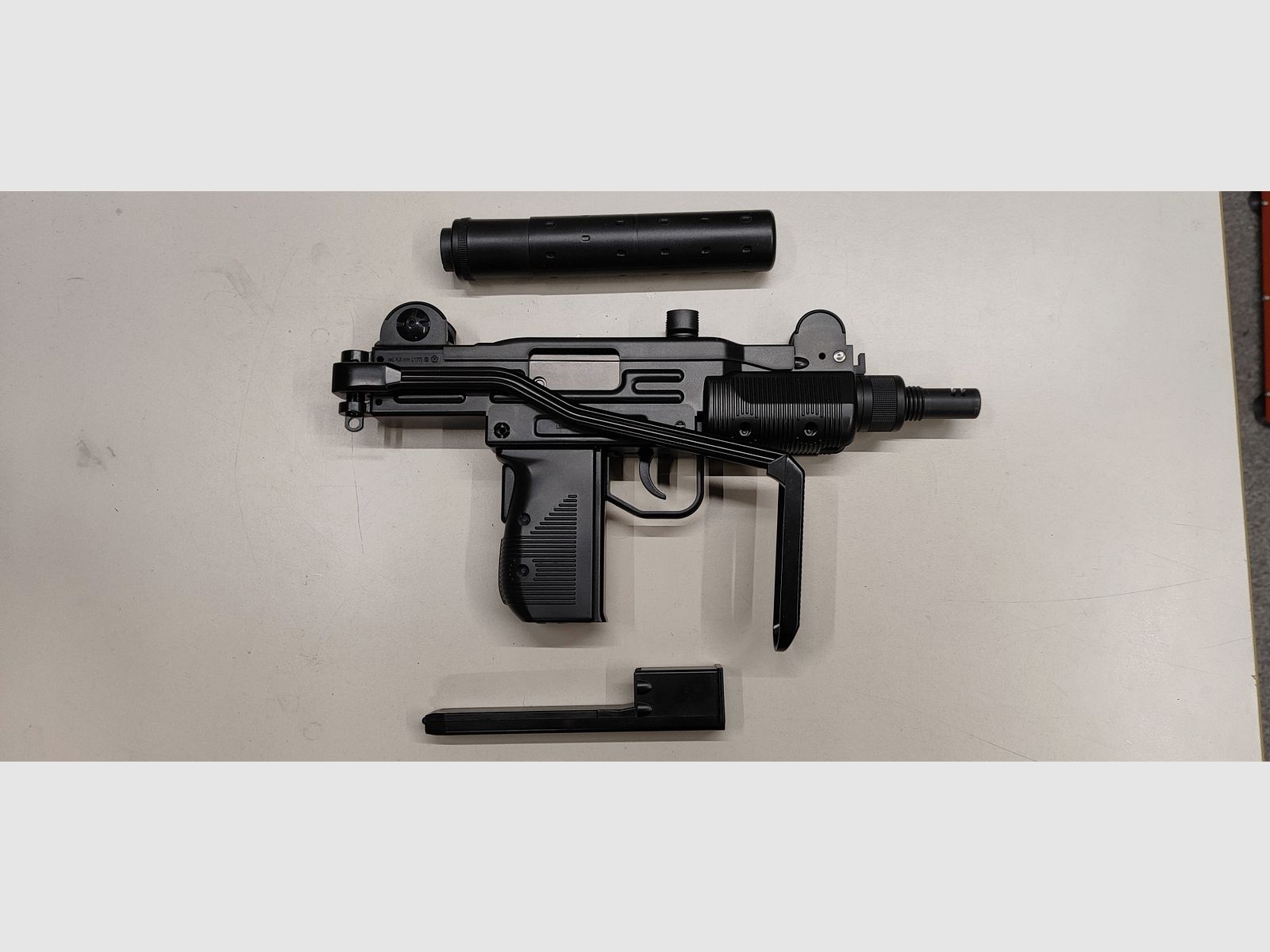 IWI UZI submachine gun CO2 4.5mm BB steel or plastic