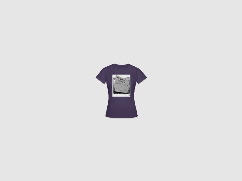 you don't need a semi-automatic - Frauen T-Shirt Azalea