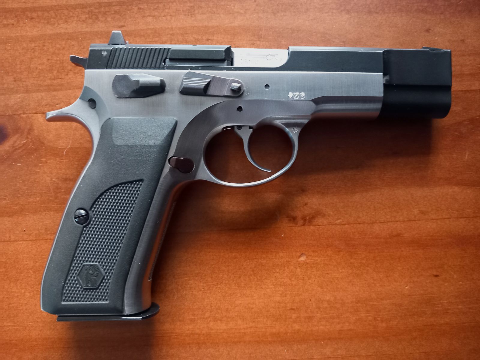 Sphinx AT 2000 S Pistole 9 mm