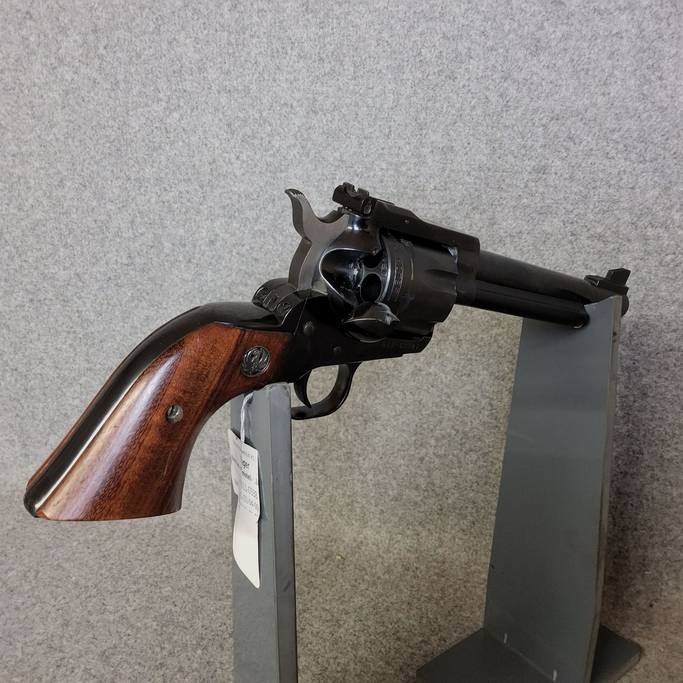 Ruger Blackhawk-new model-with interchangeable cylinder 10mm Auto