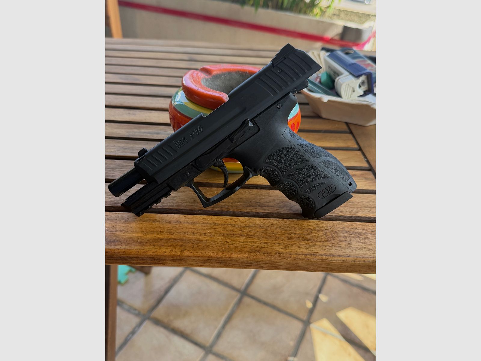 Heckler&Koch P30 pistolet alarmowy