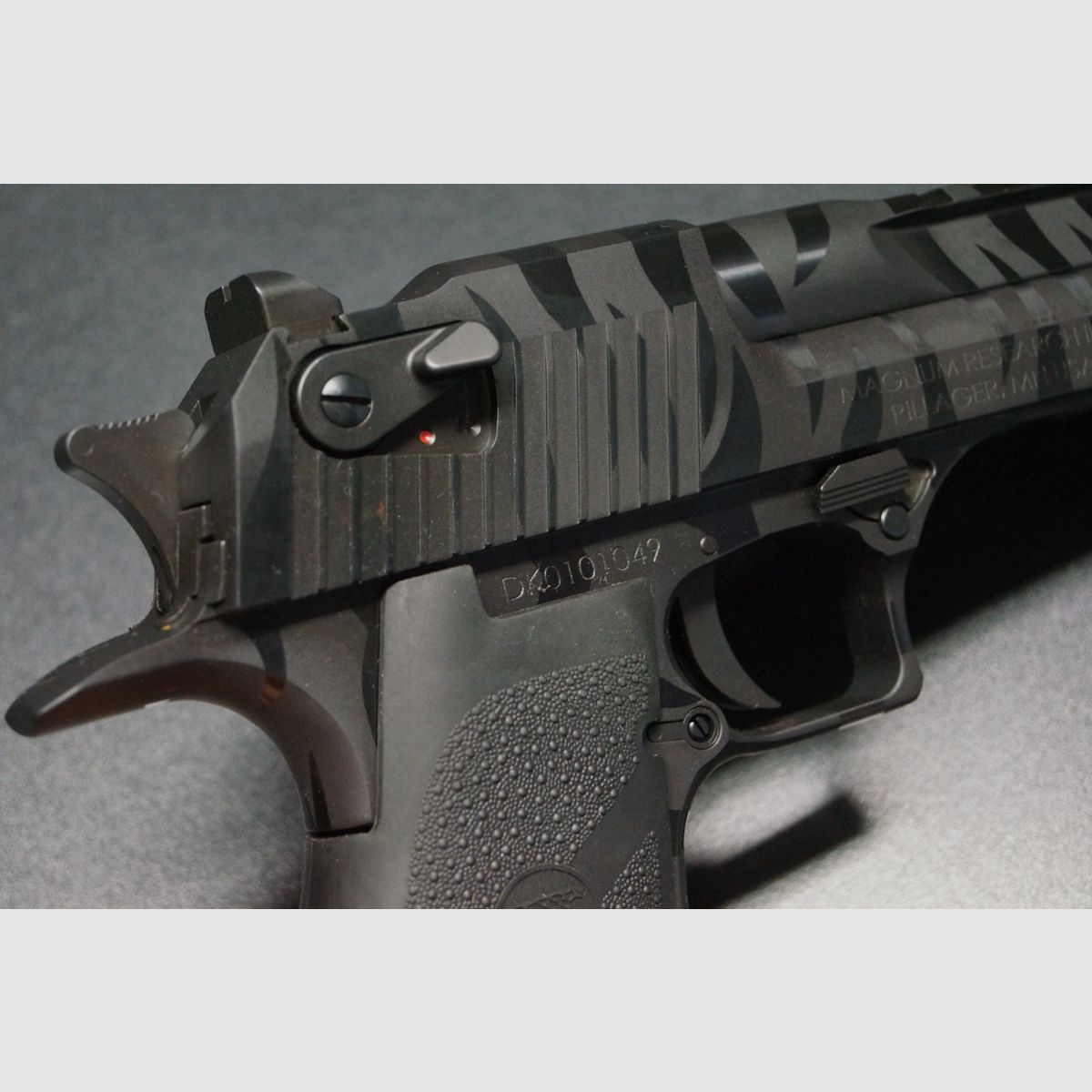 Magnum Research Desert Eagle Black Tiger Stripes, Bild 3 von 8