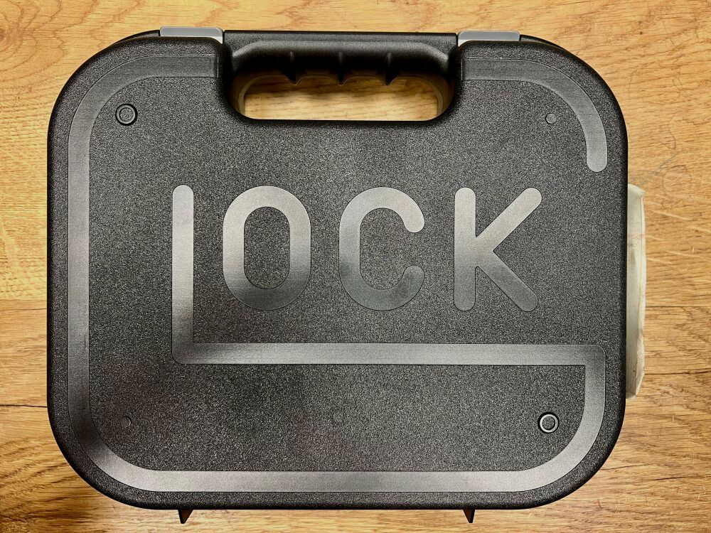 Glock 17 Gen 3 mit Koffer und Zubehör