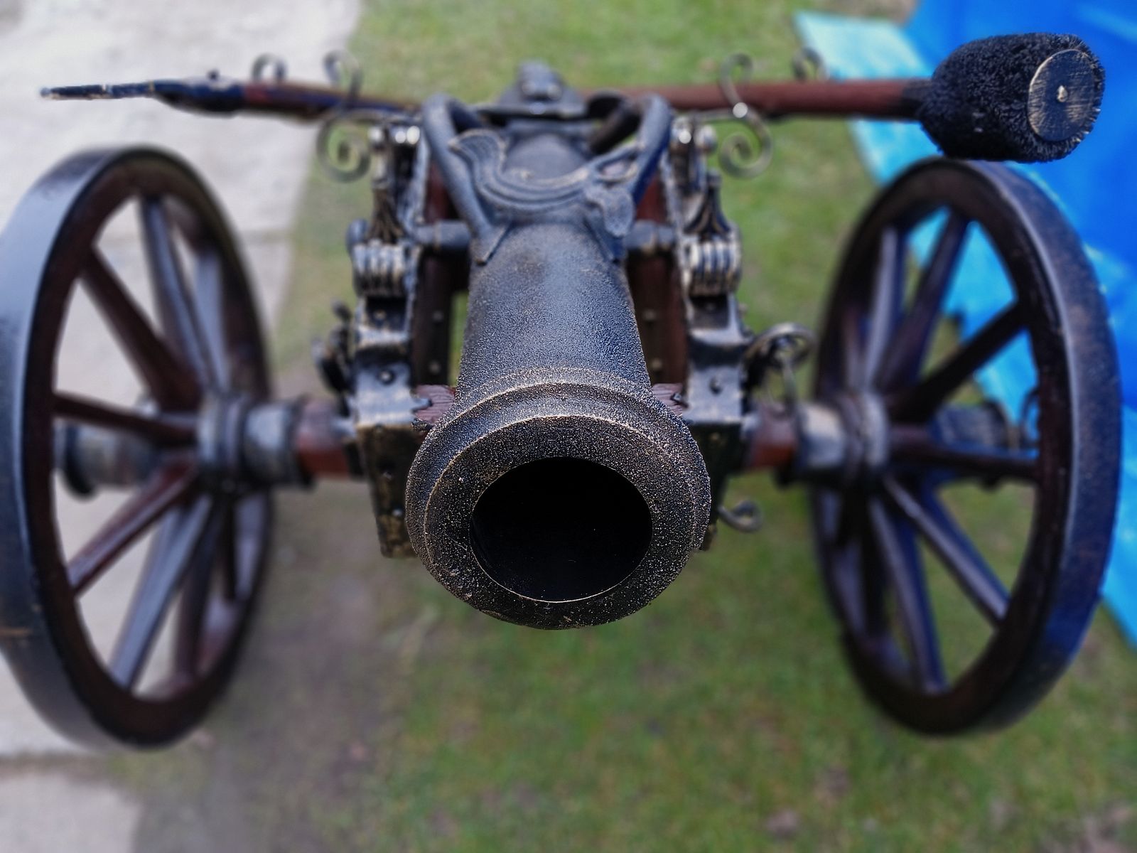 SPRZĘT, KANONY Sprzedaż armat ogrodowych do wystrzeliwania fajerwerków