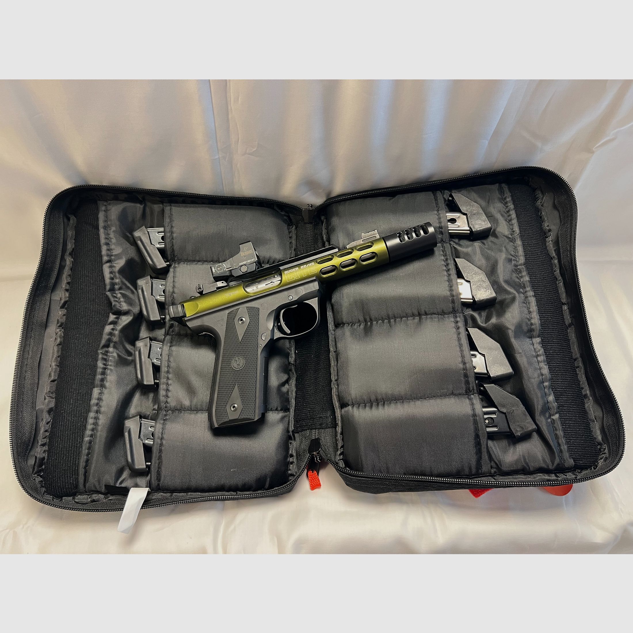 Ruger 22/45 Lite .22 lfB – pistolet kat. B + Burris FastFire III + 8 magazynków – broń dziedziczona Vorarlberg, zdjęcie 3 z 7
