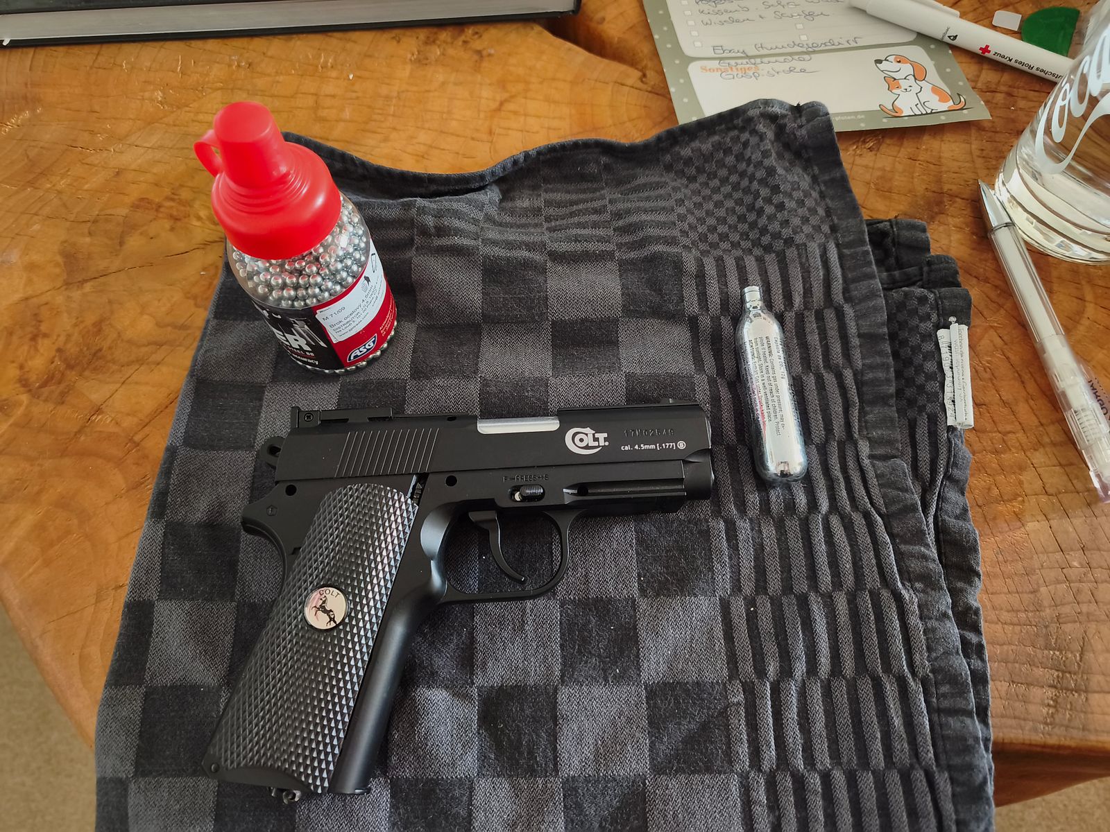 Colt Defender CO2 Pistole 