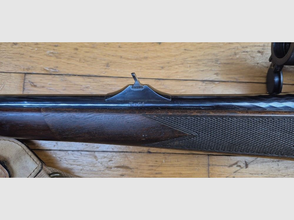 Sehr schöne Steyr Mannlicher Modell M Repetierbüchse – Ein klassisches Hochwildjagd-Gewehr – Steyr Waffen Österreich von 1990 – Kal. 7×64 – Holz von hoher Qualität in TBE+ – Brünierung zu 99,8% – Perfekte Mechanik – Ultra feiner Abzug – Traumhaftes, gewickeltes Rohr – Gute Konus M-30 1-4×24 Zielfernrohr – Eine gewinnende Kombination in ausgezeichnetem Zustand – TBE+/TBE++, Bild 44 von 46