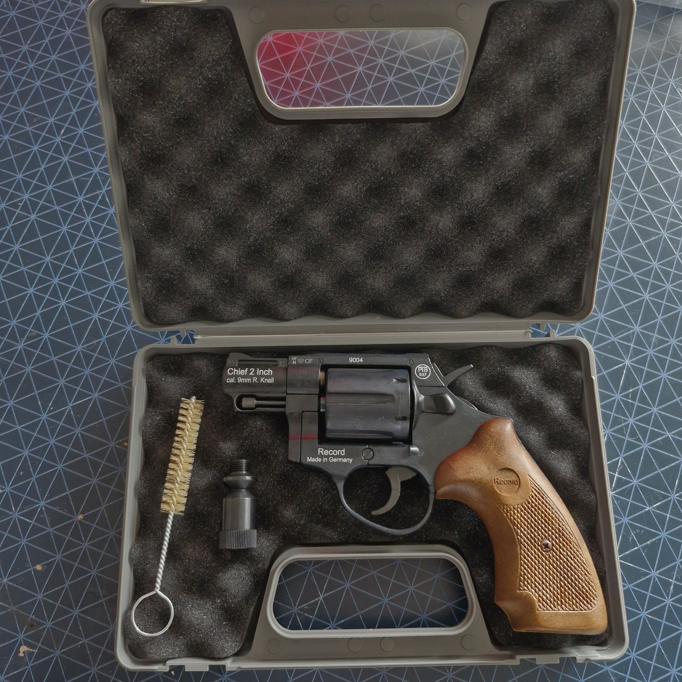 Record Chief 2'' blank firing revolver 9mm RK