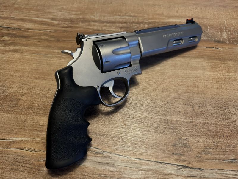 Smith & Wesson 629 Competitor .44 Magnum mit Zubehör