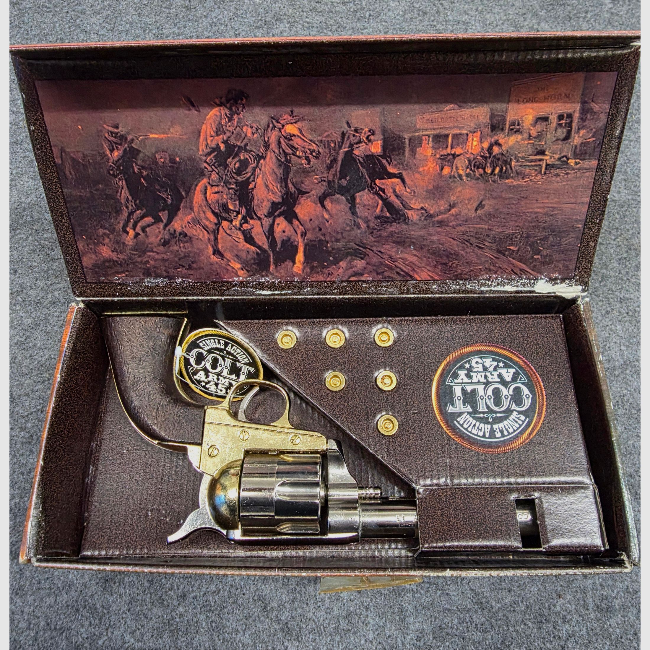 Replica Deko Revolver COLT SAA  Cal. .45 Peacemaker vernickelt  Silber Gold 