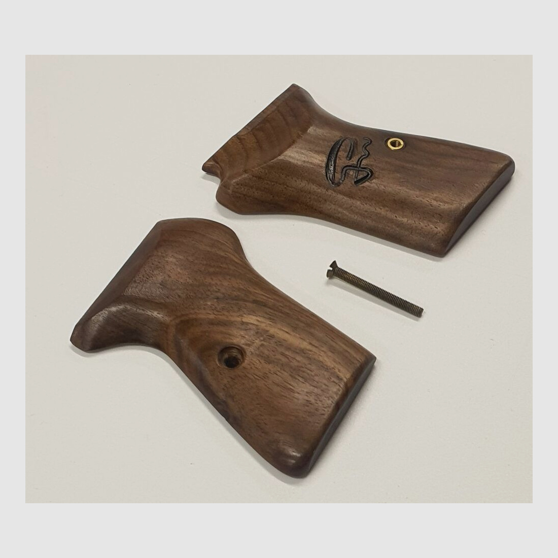 Unknown wooden grip scales for Walther PP
