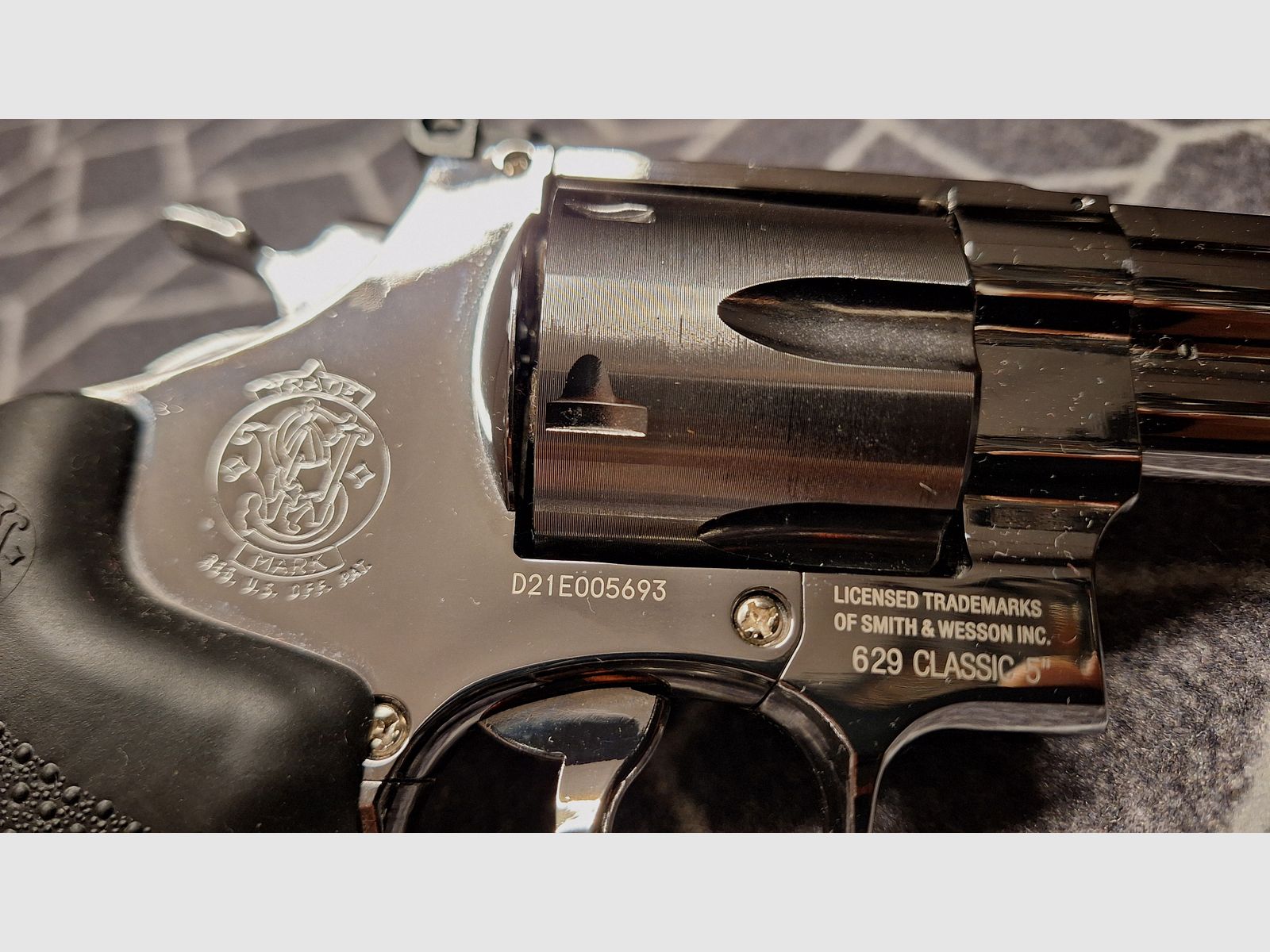 Smith & Wesson 629 Classic 5 inch steel finish Co2 revolver caliber 4.5 mm diabolo NEW!