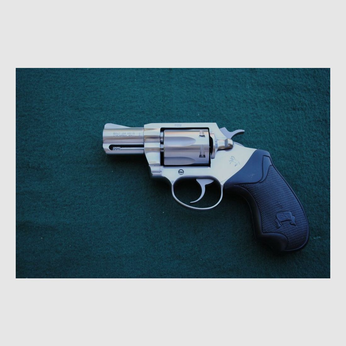 Colt Detective II, 2"LL, Stal nierdzewna polerowana na wysoki połysk, uchwyt gumowy Colt