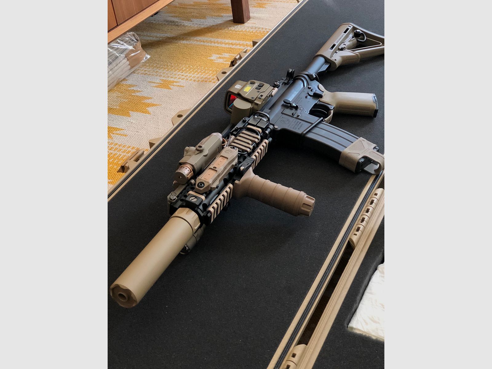 Tokyo Marui MK 18gbb und MK16 URGI AEG, Glock 19X