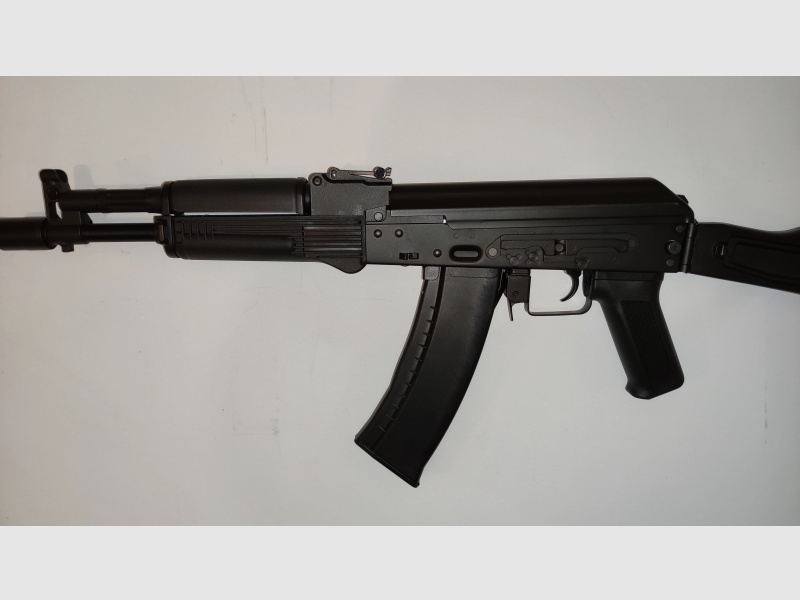 Cyma AK105 (CM.040D) Vollmetall als 0,5 Joule Version