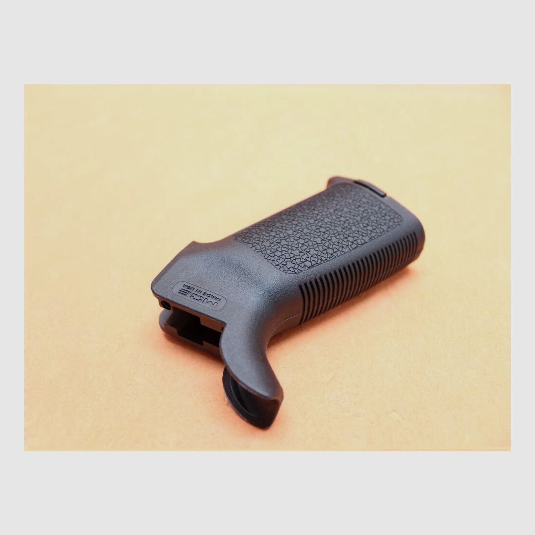 Magpul AR-15 : Poignée de pistolet Magpul MOE (MAG415-BLK) en polymère noir