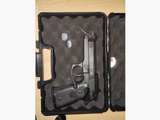 Beretta M92 FS CO2 Pistool 4,5 mm Diabolo geblauwde