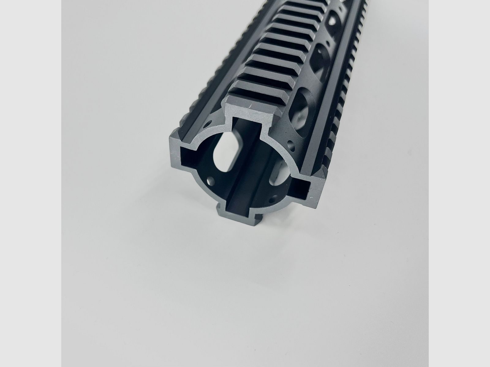 MCS RIS Handguard 9", Bild 3 von 3