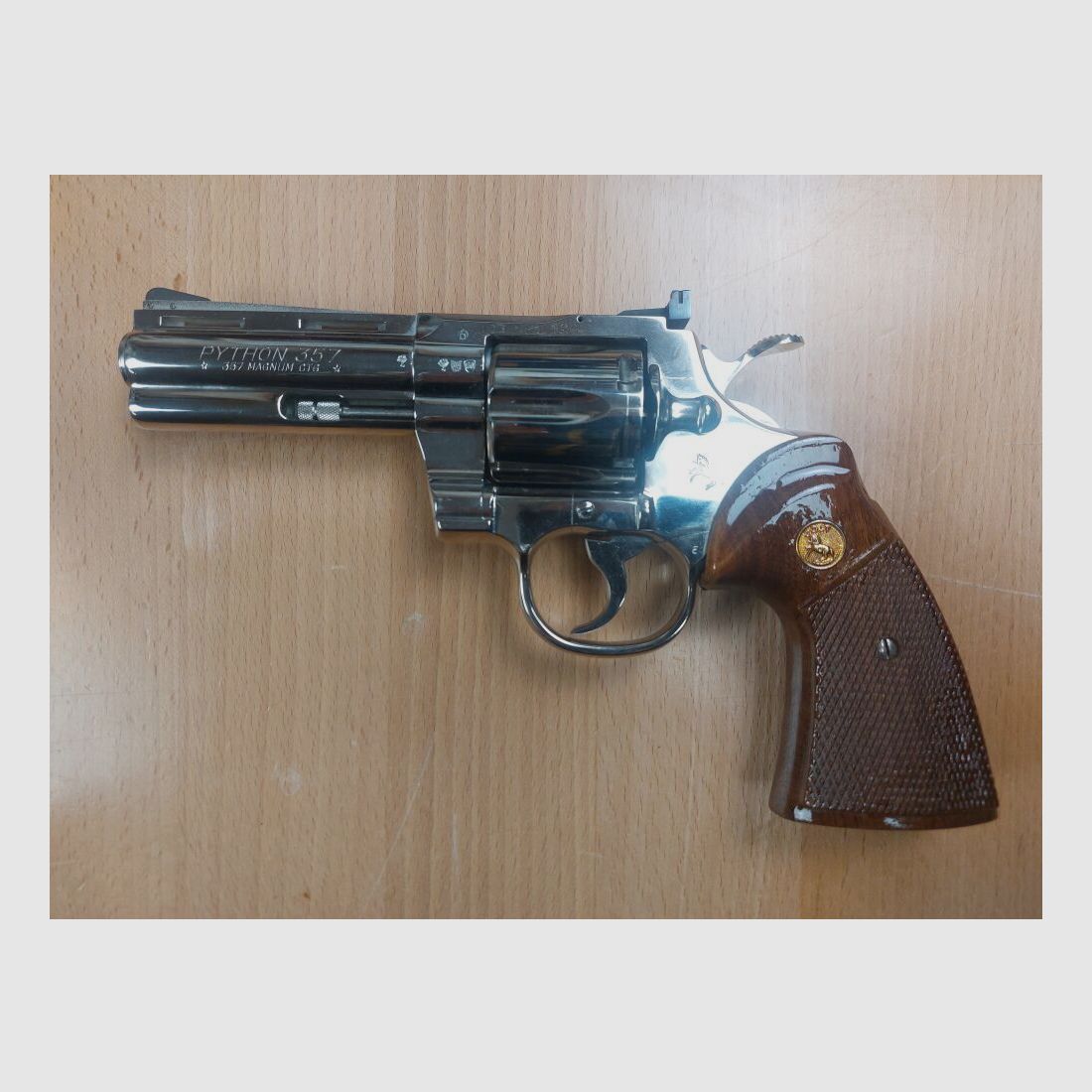 Colt, USA Python, Nickel