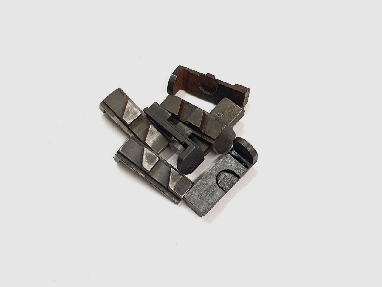 30M1 [25a] US 30M1 carbine magazine holder Type 3/Magazine Catch Type 3, used, US Military part