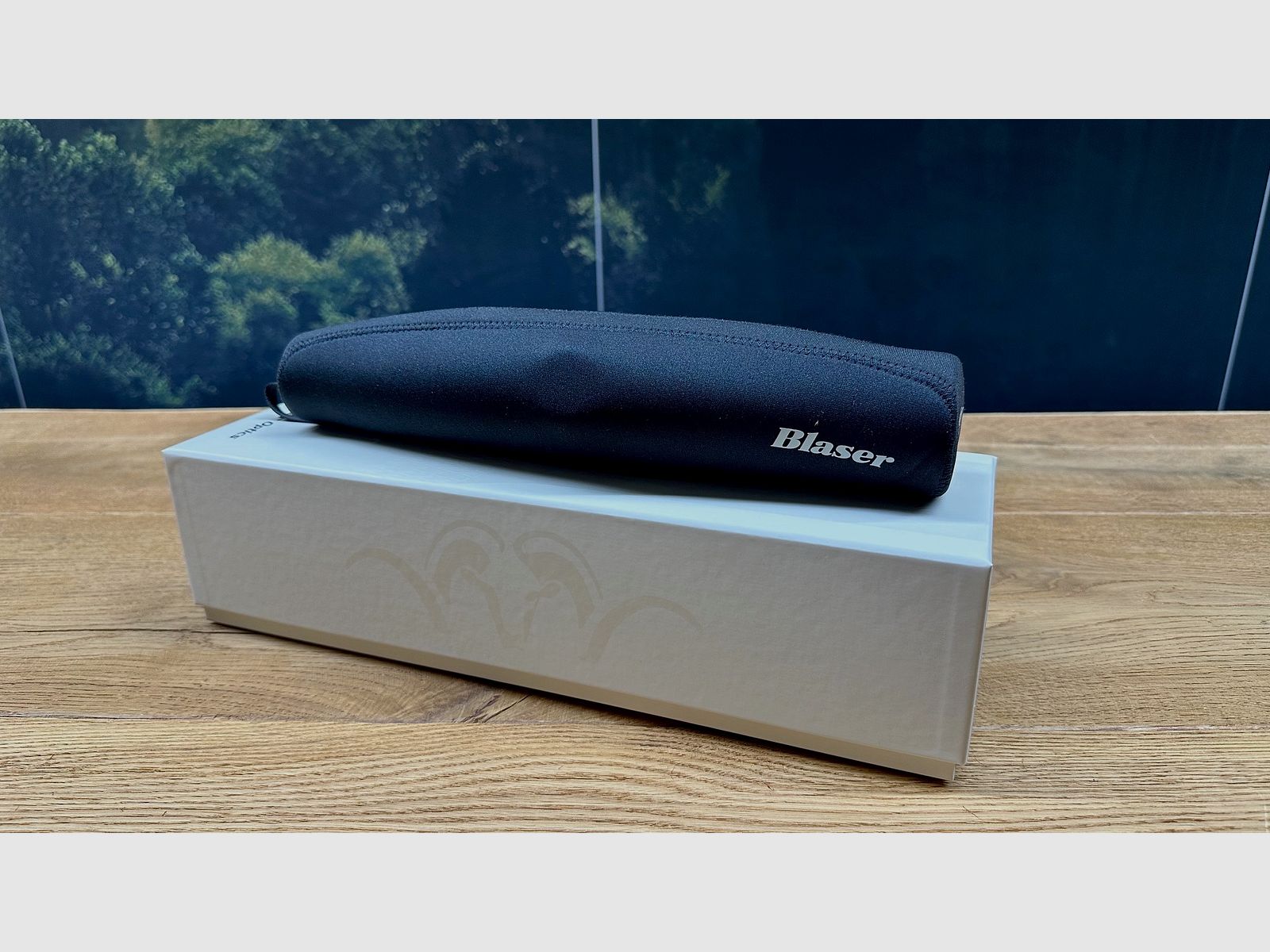 Blaser B1 2.8-20x50 iC Custom richtkijker / Gouden afdekkappen / met rail, afbeelding 6 van 6