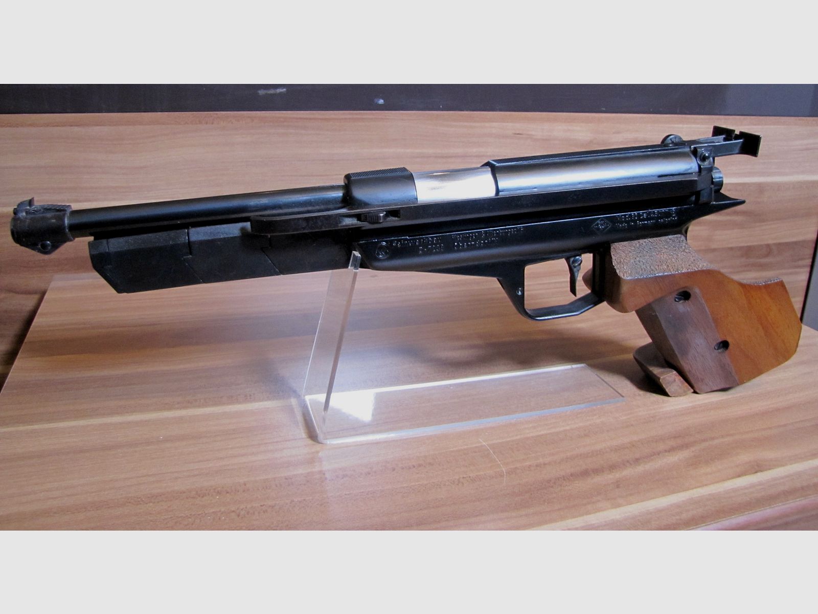 Match air pistol Feinwerkbau 80