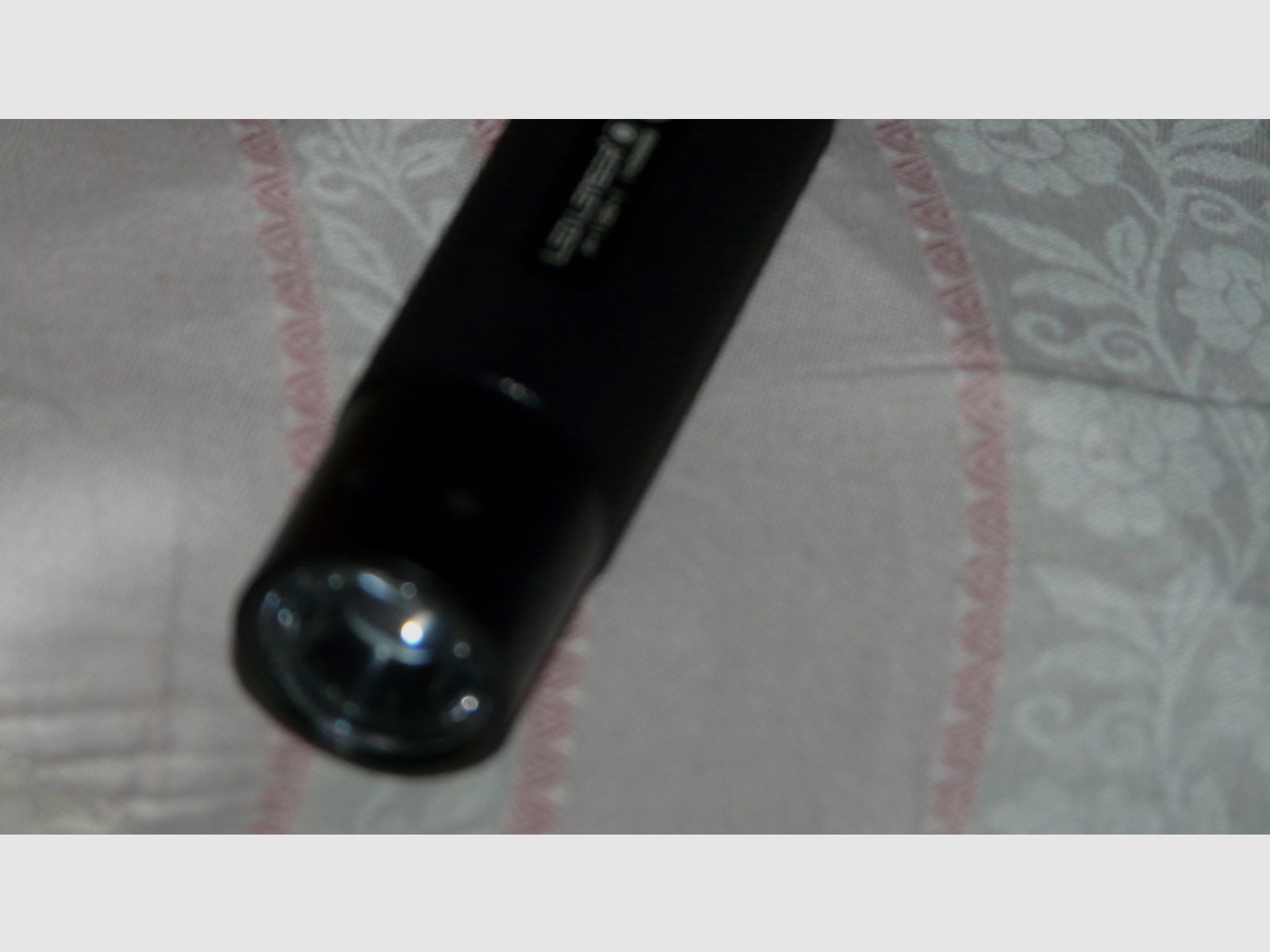 Latarka LED od LED LENSER model V2