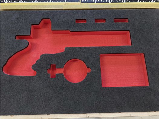 CNC-gefräste Koffereinlagen aus festem Schaumstoff