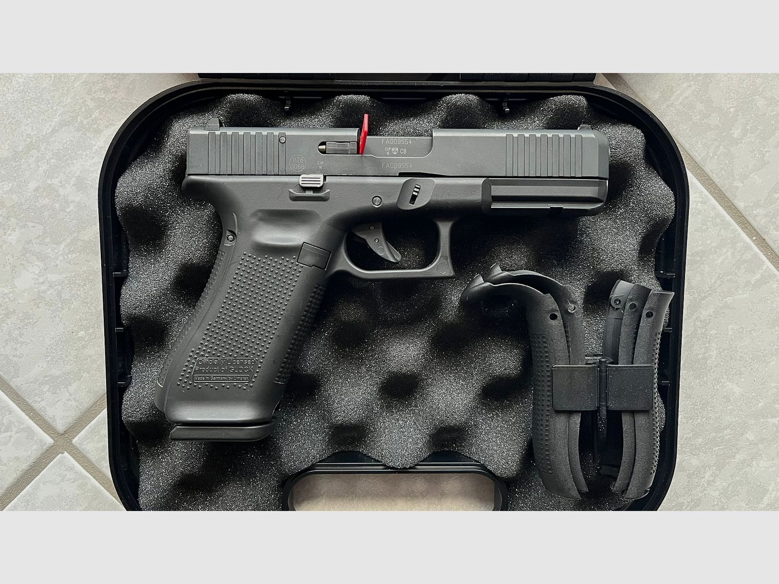 Glock 17 Gen 5 9mm P.A.K. Erste Edition Umarex - Neuzustand - mit originalem Glock Koffer und Zubehör (Vollständiges Set)