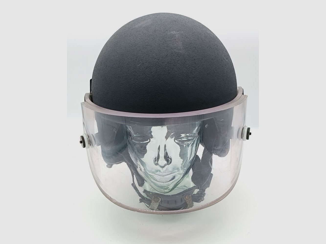 Schuberth P100 police helmet made of Kevlar with ballistic visor