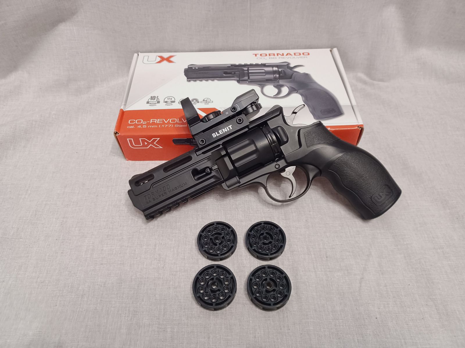 Umarex Tornado / LPV / 4,5 mm BB / CO2 / Revolver / OVP (93)
