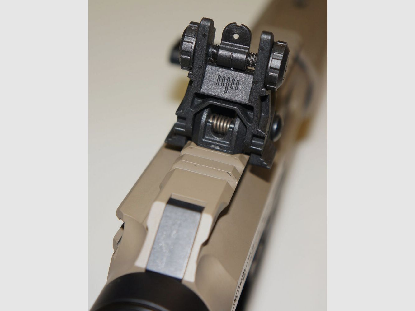 GWMH Selbstladebüchse GWMH SPC-SPORTER A4 10" (SWISS PISTOL CARBINE) FDE Kal.9x19 AR15 Glock Magazin