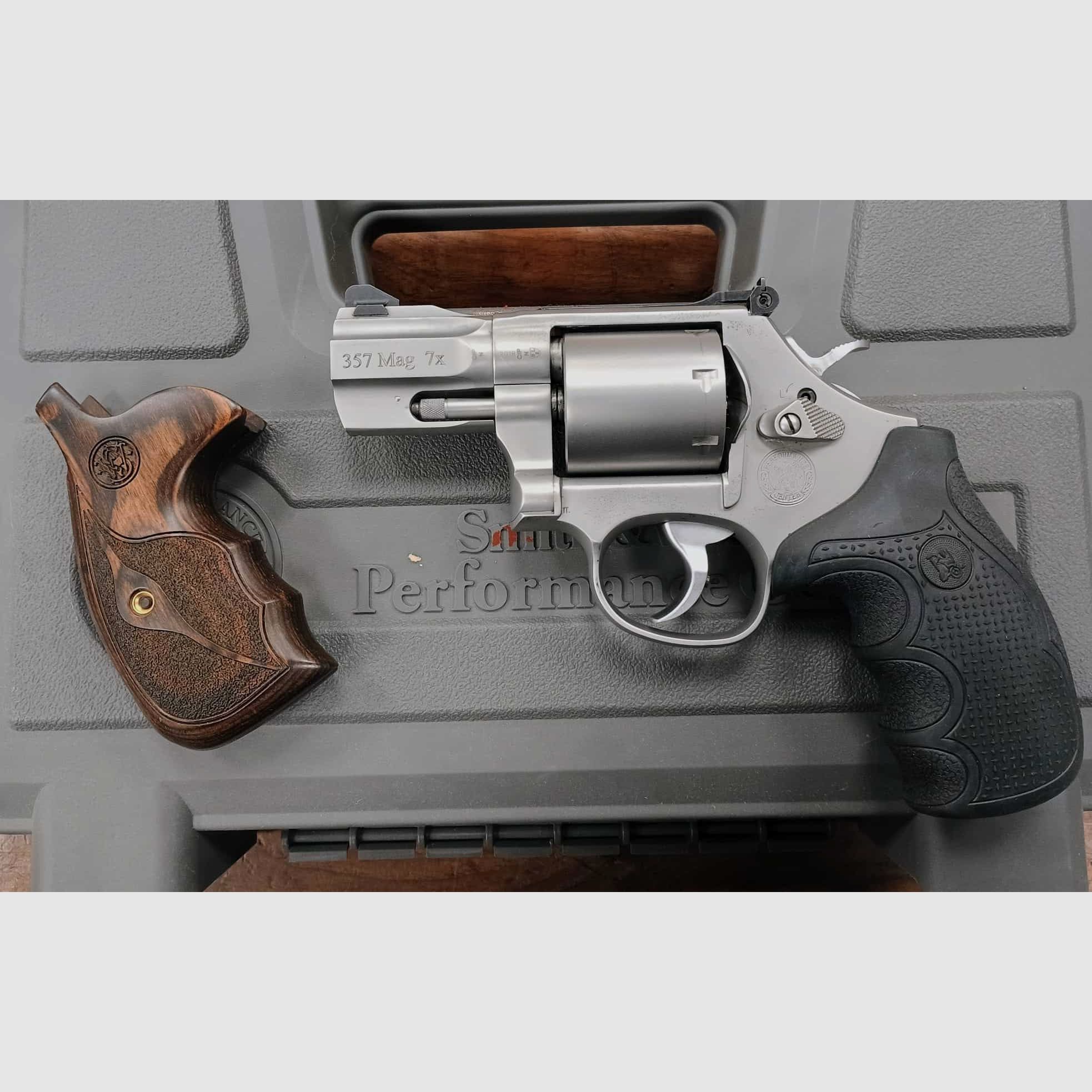 SMITH & WESSON 686-6 P.C. 357 MAGNUM, immagine 2 di 5