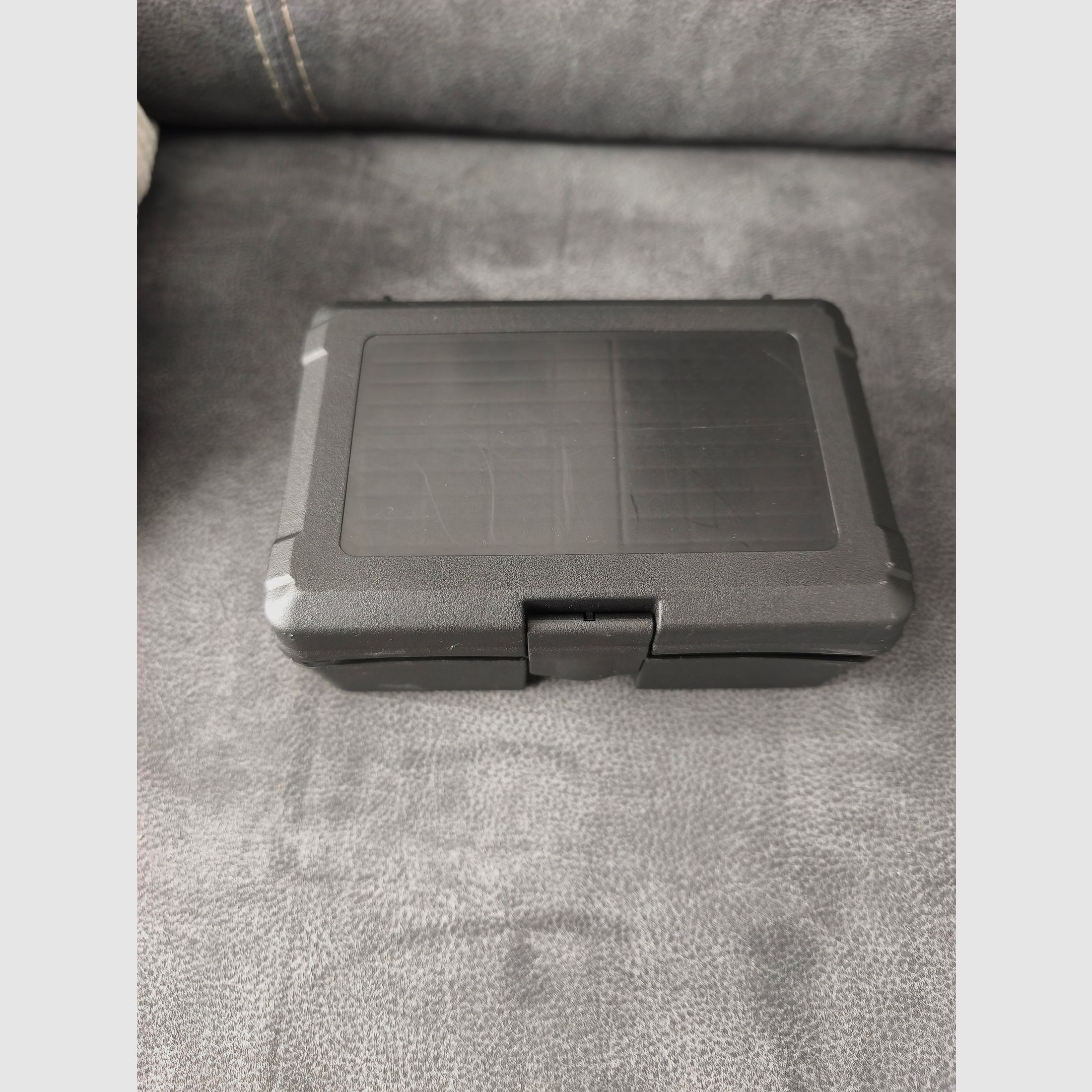 Red dot sight with foldable magnifying glass