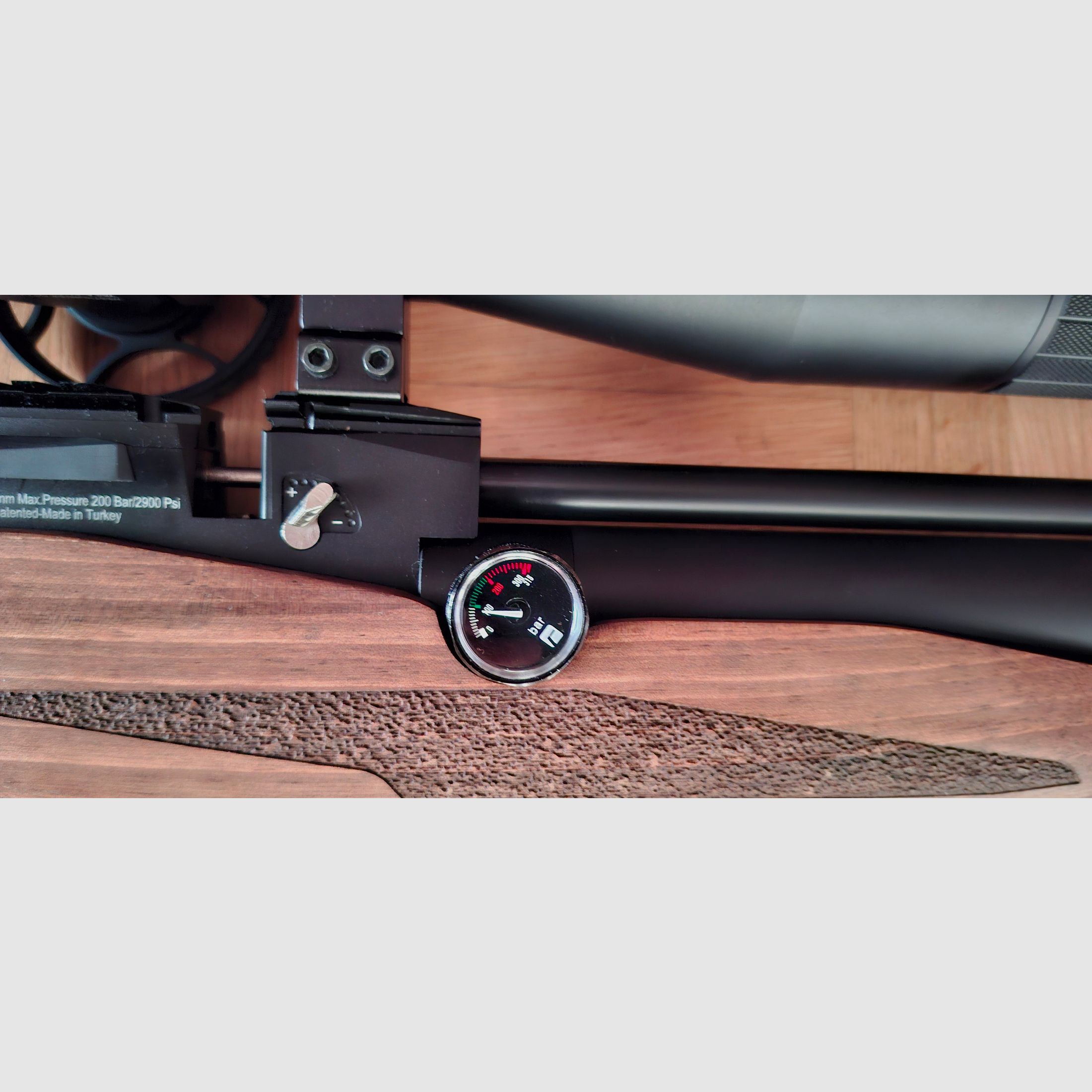 Reximex Tormenta W Lite PCP air rifle 4.5 mm (P18)