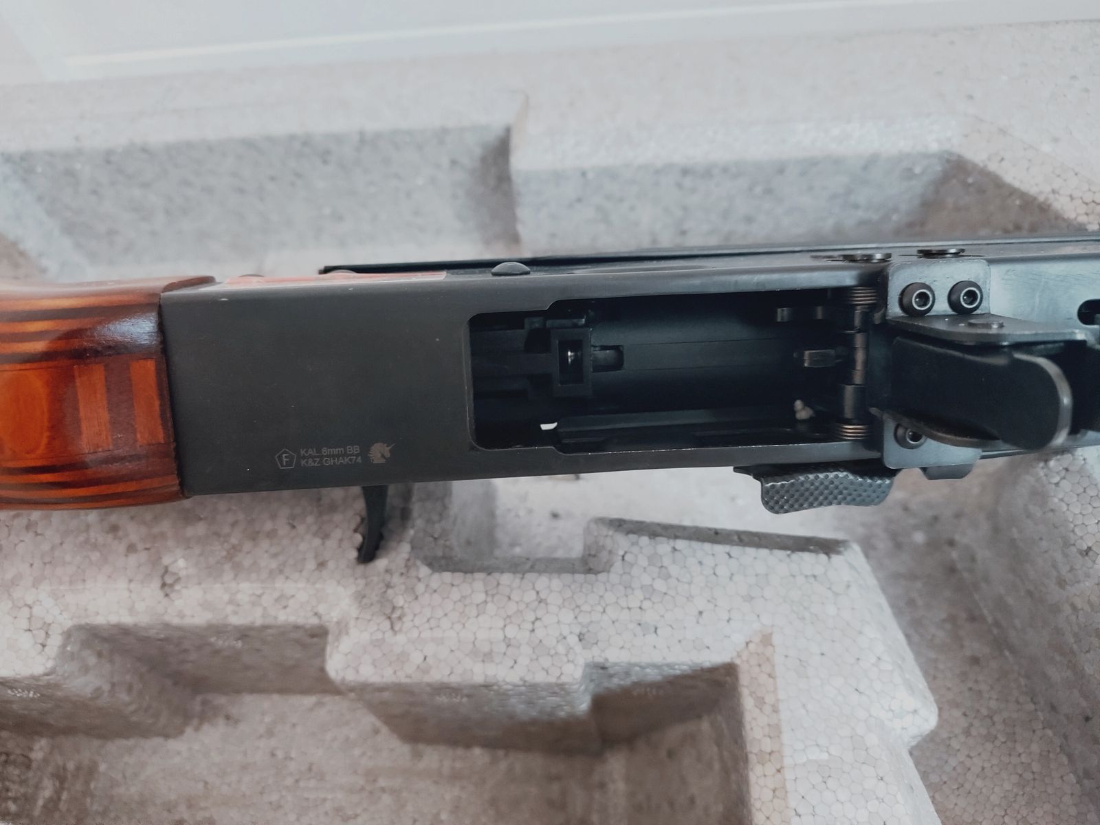 GHK AKMS Vollmetall Echtholz Gas-Blow-Back mit TNT-Lauf und Hop Up Kammer in Top Zustand