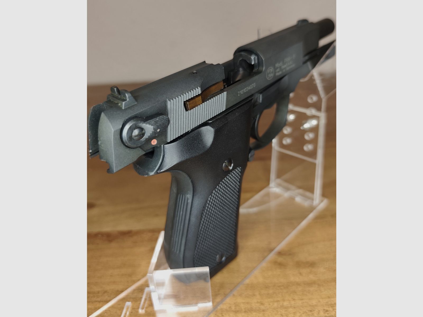 Walther P 88 Compact 9mm 2xMagazin schwarz PTB 764 Neuwertig Silvester-Set 25xPyro Effekte+50 Schuss Munition P.A.K.