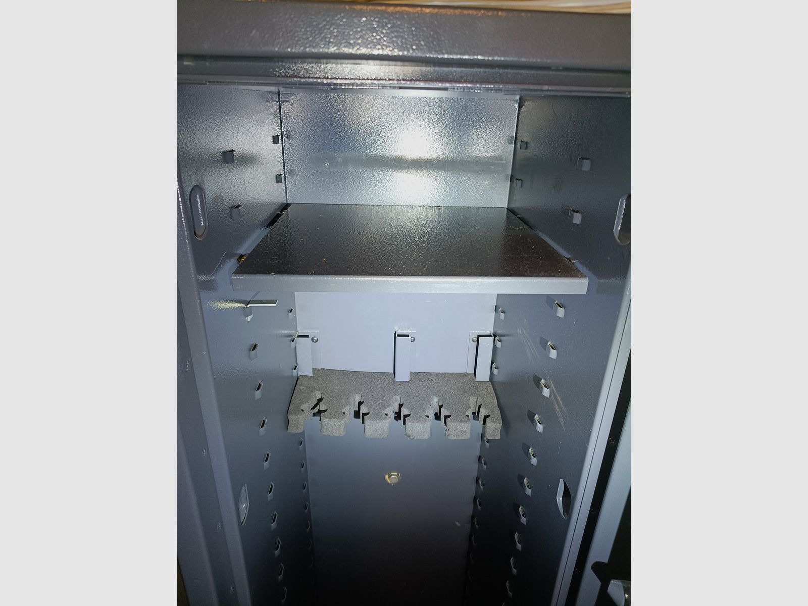 Gun cabinet (Class 1) for up to 5 long guns