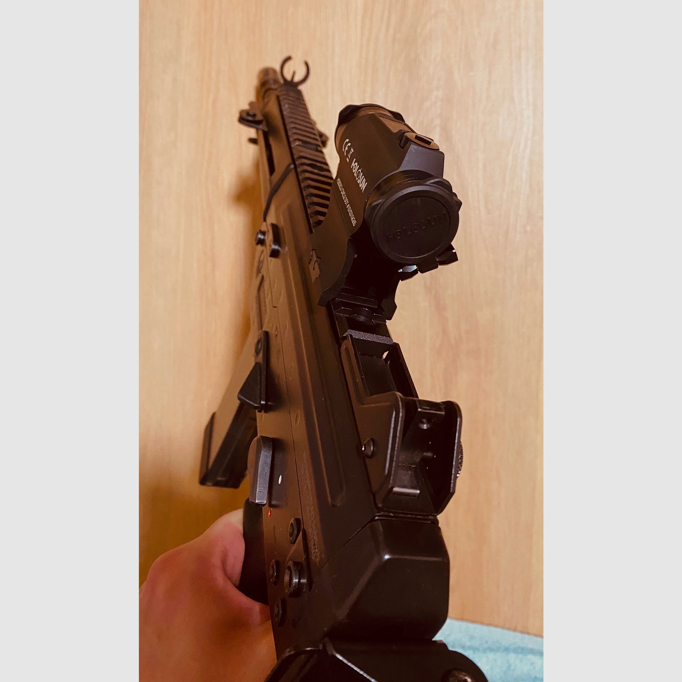 Kolarms Phoenix  (9mm Luger Pistolenkarabiner) mit Holosun HS503
