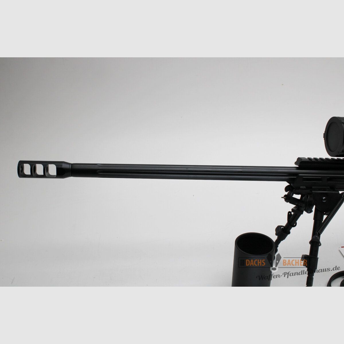 Rep. rifle Savage 110 BA Stealth cal. .300 Win Mag con Hawke Sidewinder 8-32x56 y bipode