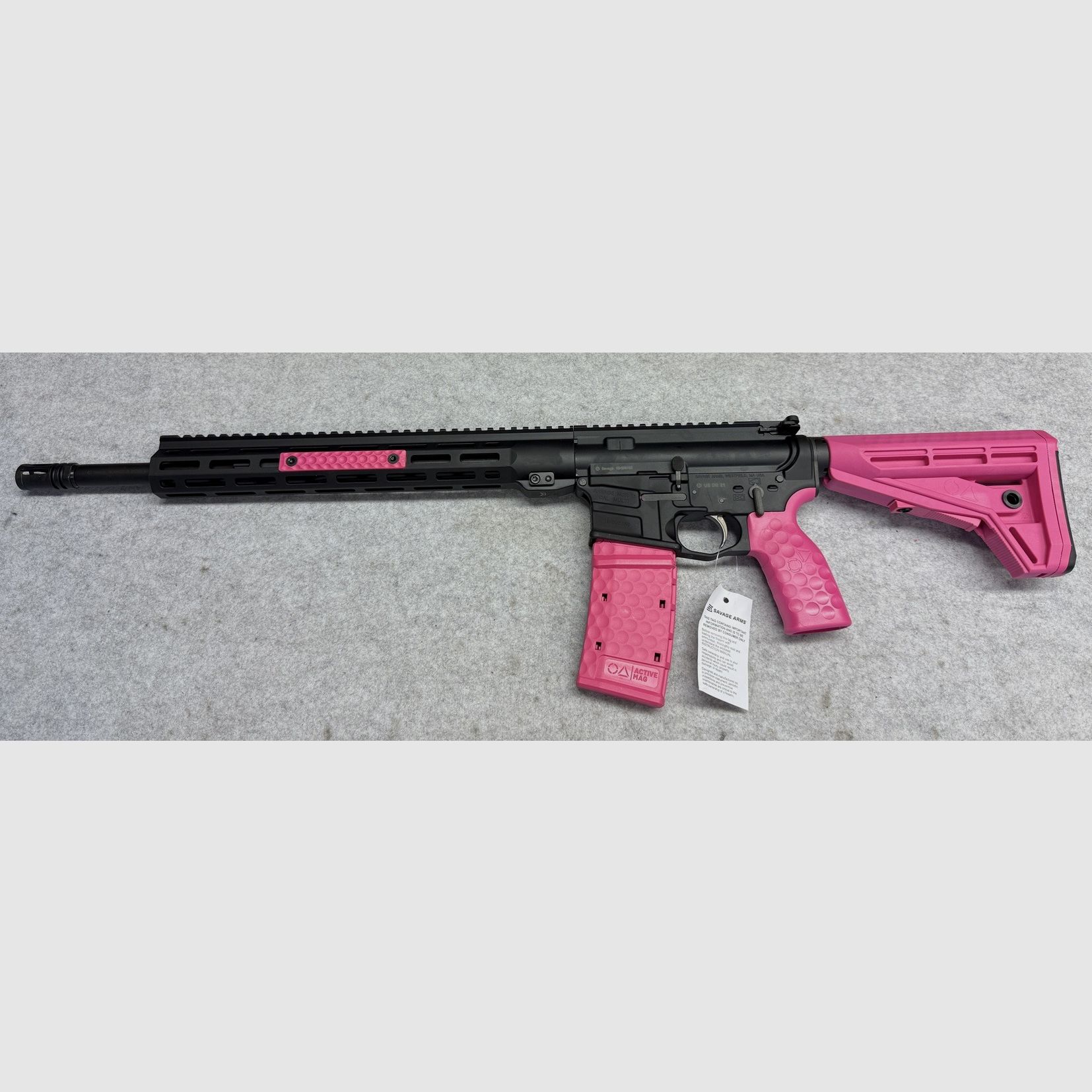 SAVAGE MSR-15 Recon Gen. 2 im Kaliber .223 Remington 16,75" Lauf Pink Lollipop Edition