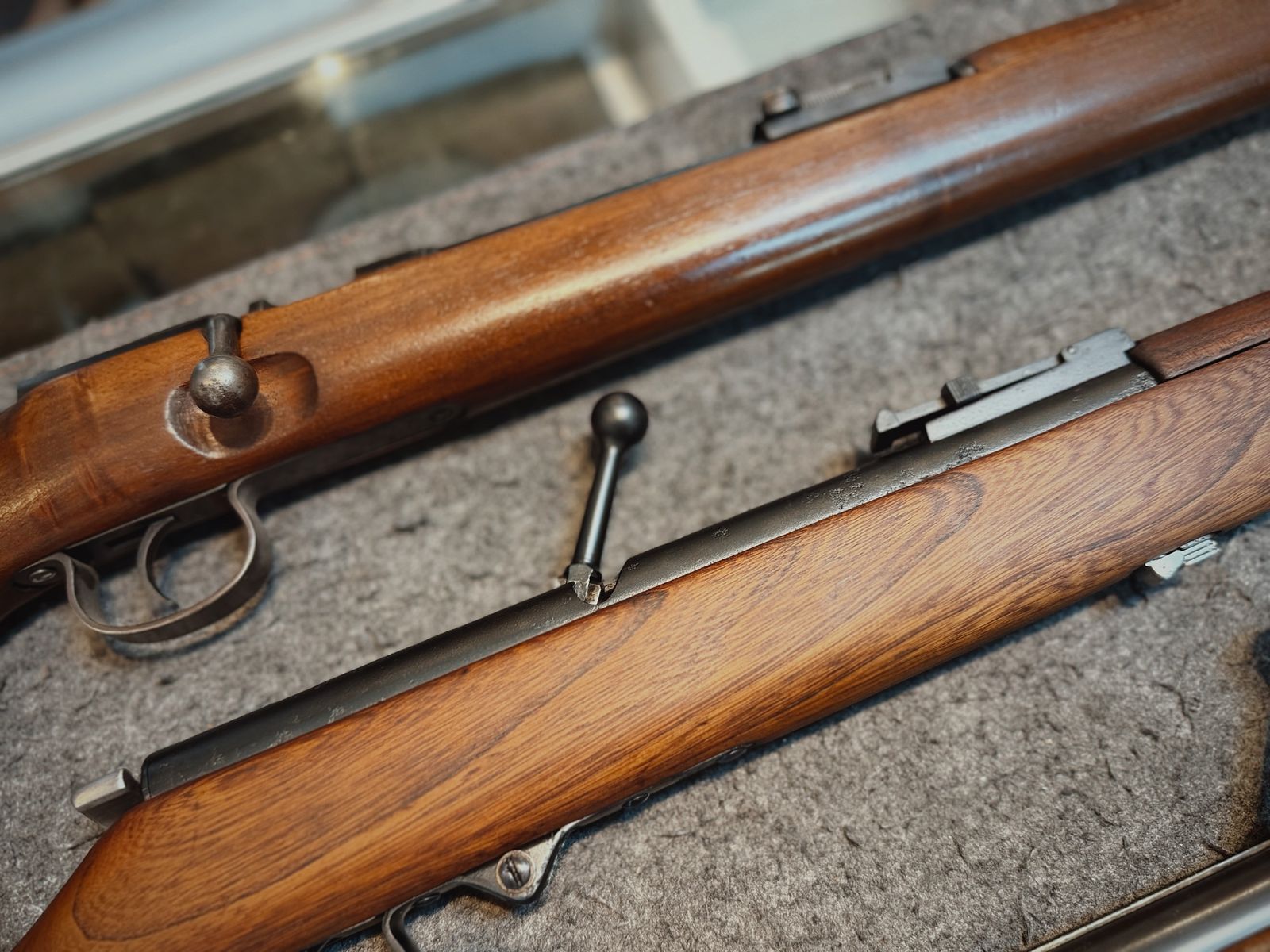 Conjunto de armas históricas – Suhl W625C (.22 l.r.) y 2× Haenel Sportmodell 33 Patente Schmeisser