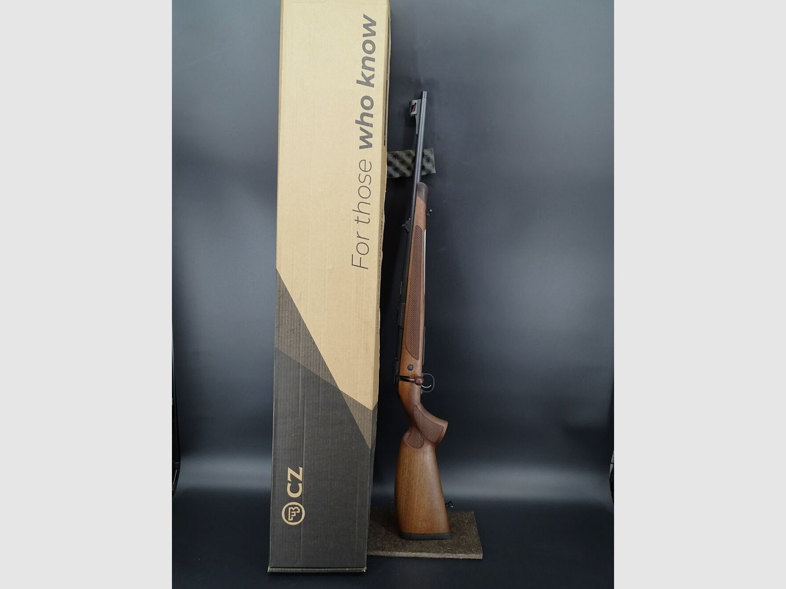 CZ 600 Lusso calibro 8x57IS canna filettata M15x1 arma nuova 600 lusso