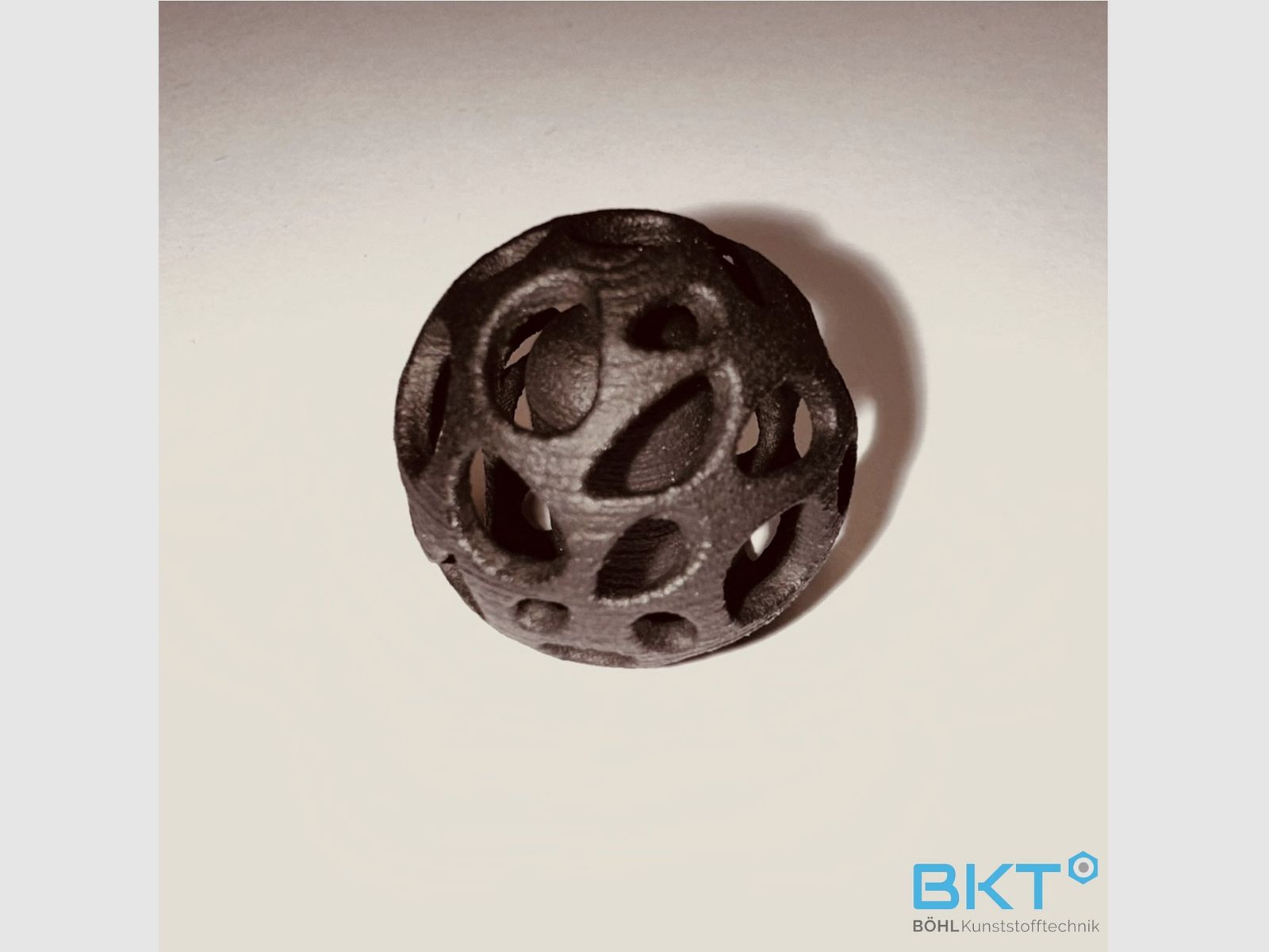 Bioniczna kula chwytowa czarna SLS-3D druk