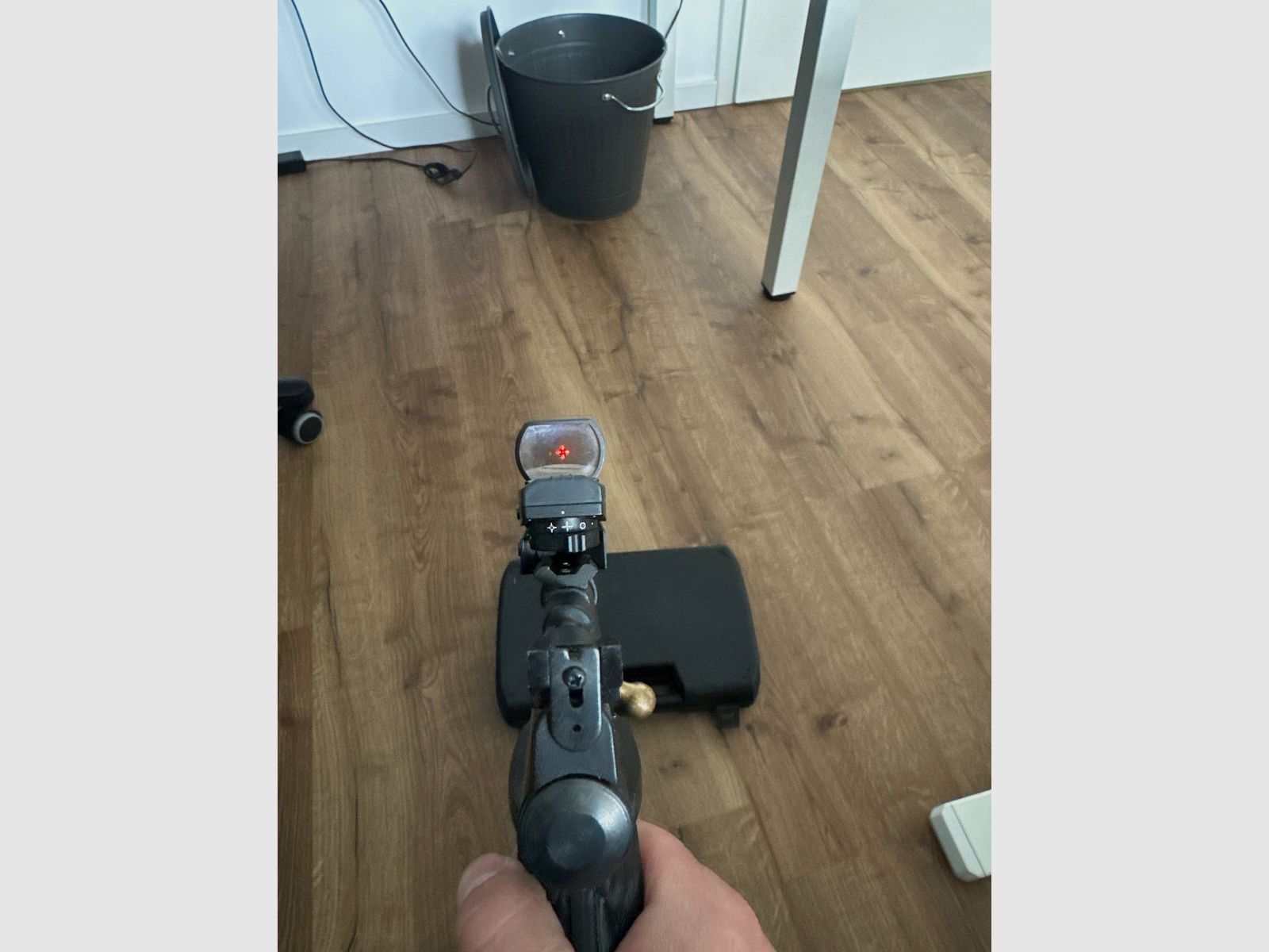 CO2 Luftpistole Crosman 2240 mit RedDot und Schalldämpfer 