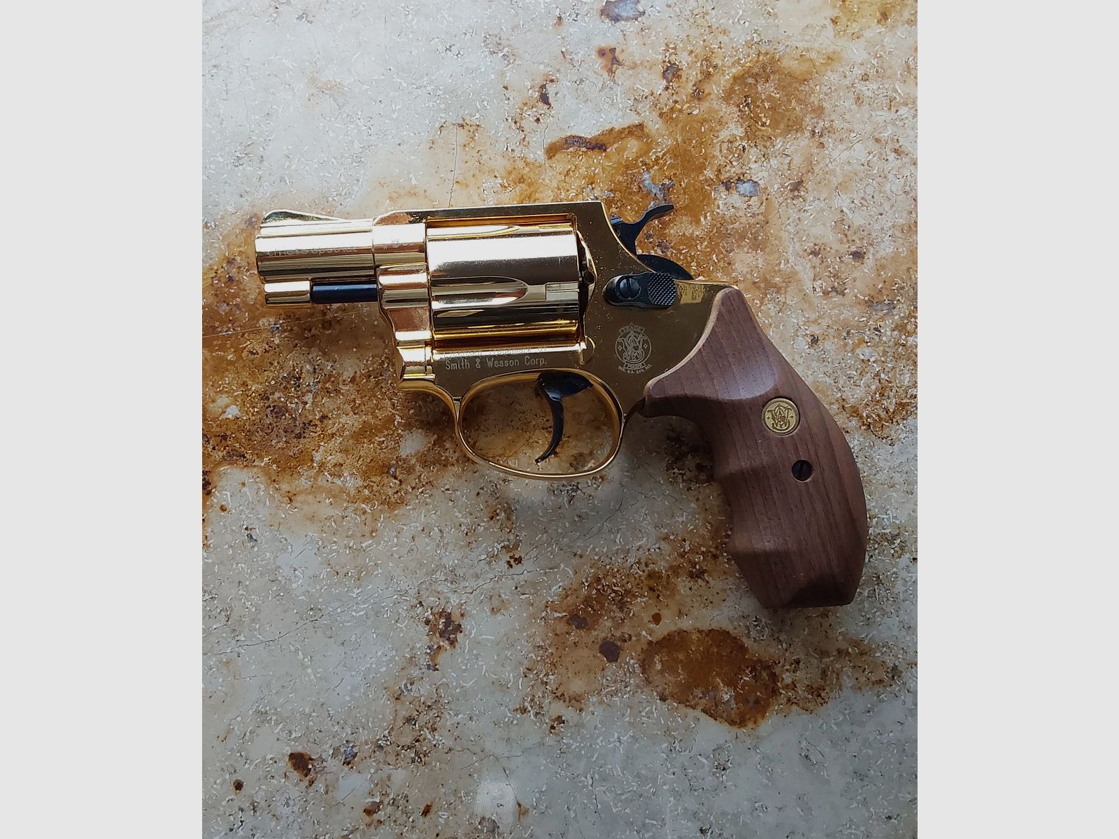 SMITH And WESSON CHIEFS special 24 KARAT GOLD PLATED
