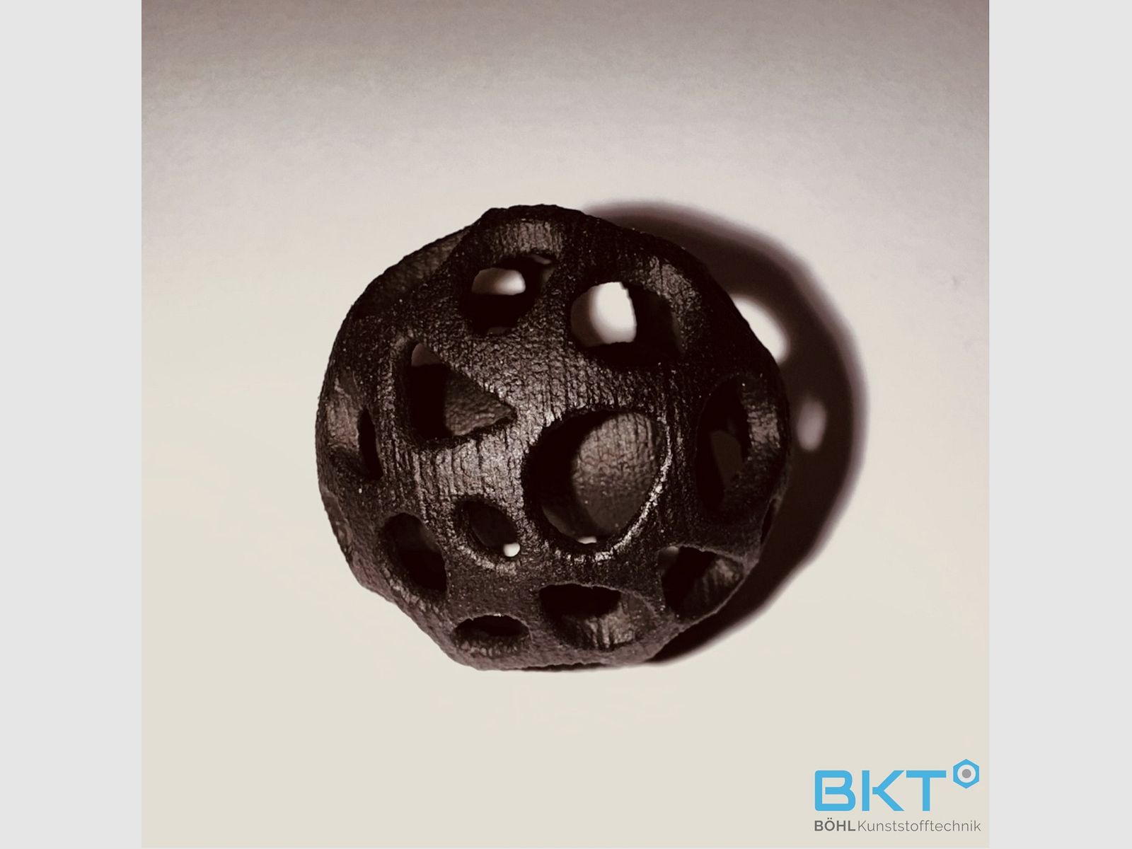 Bioniczna kula chwytowa czarna SLS-3D druk