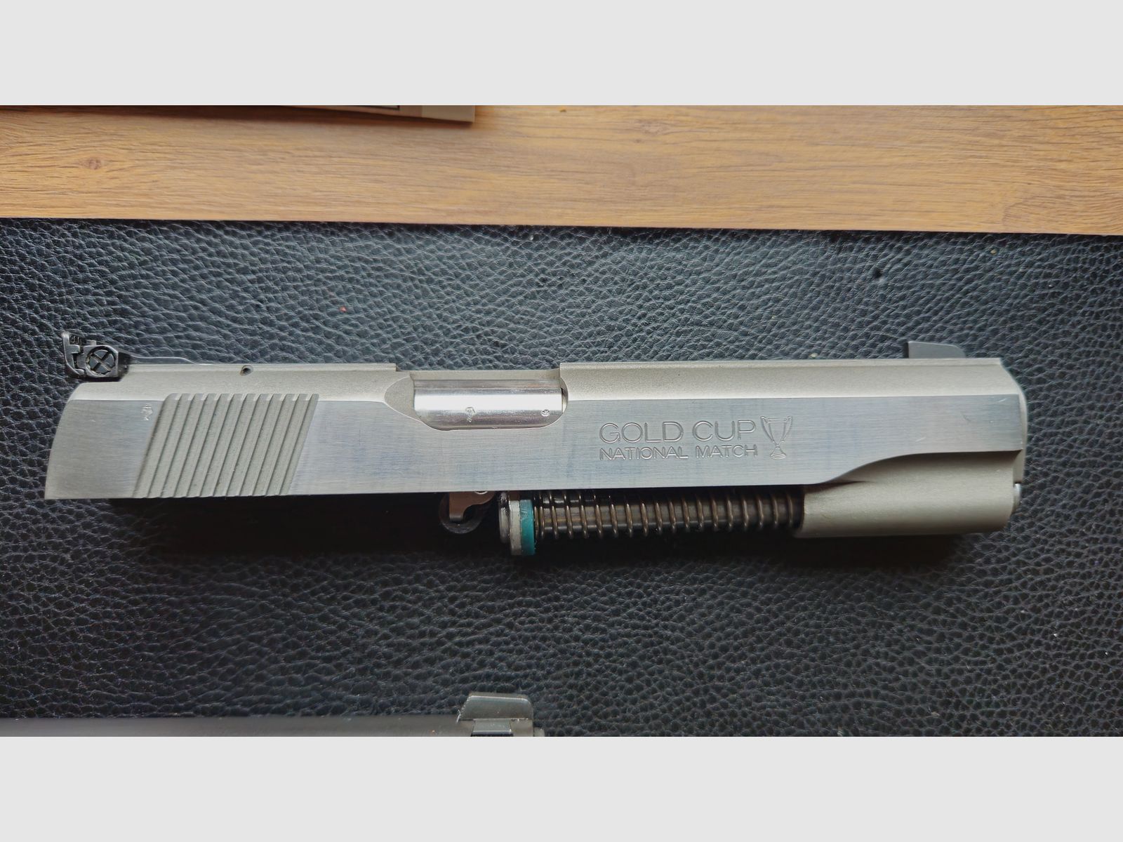 Colt 1911 Gold Cup National Match Kal .45 ACP, Colt Wechselsystem .22lr (Nummerngleich), Les Baer 9mm  Wechelsystem