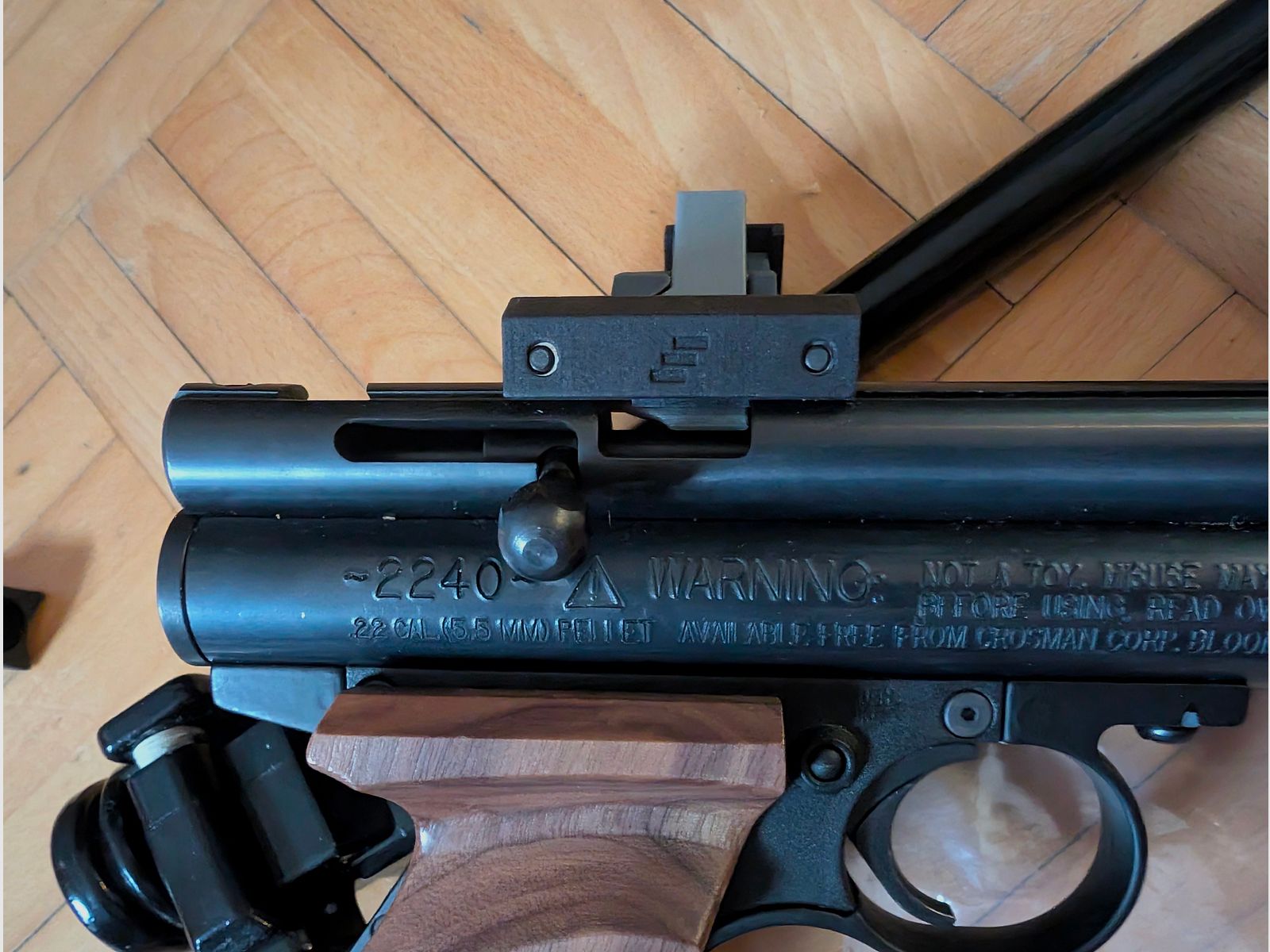 Crossman 2240 inkl. Steel breach, Schulterstütze und 5er Magazin